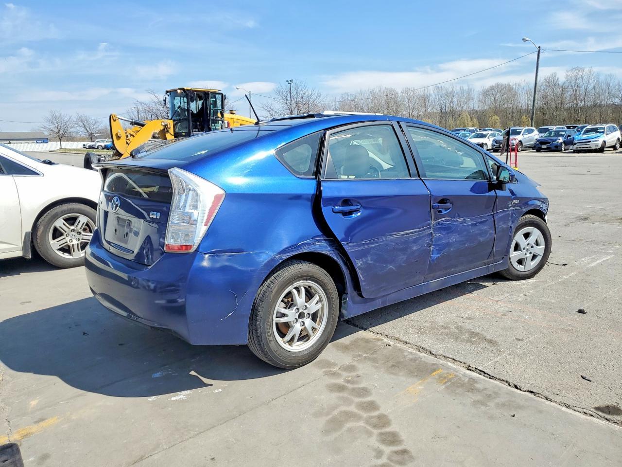 2010 Toyota Prius Iv - Image 3