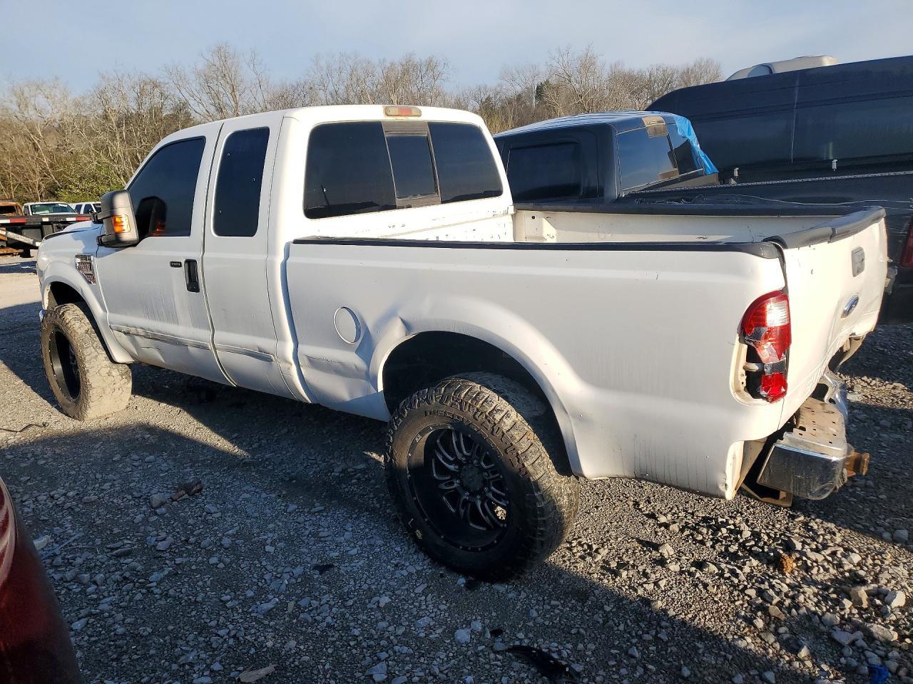 2010 Ford F250 Super Duty - Фото 2