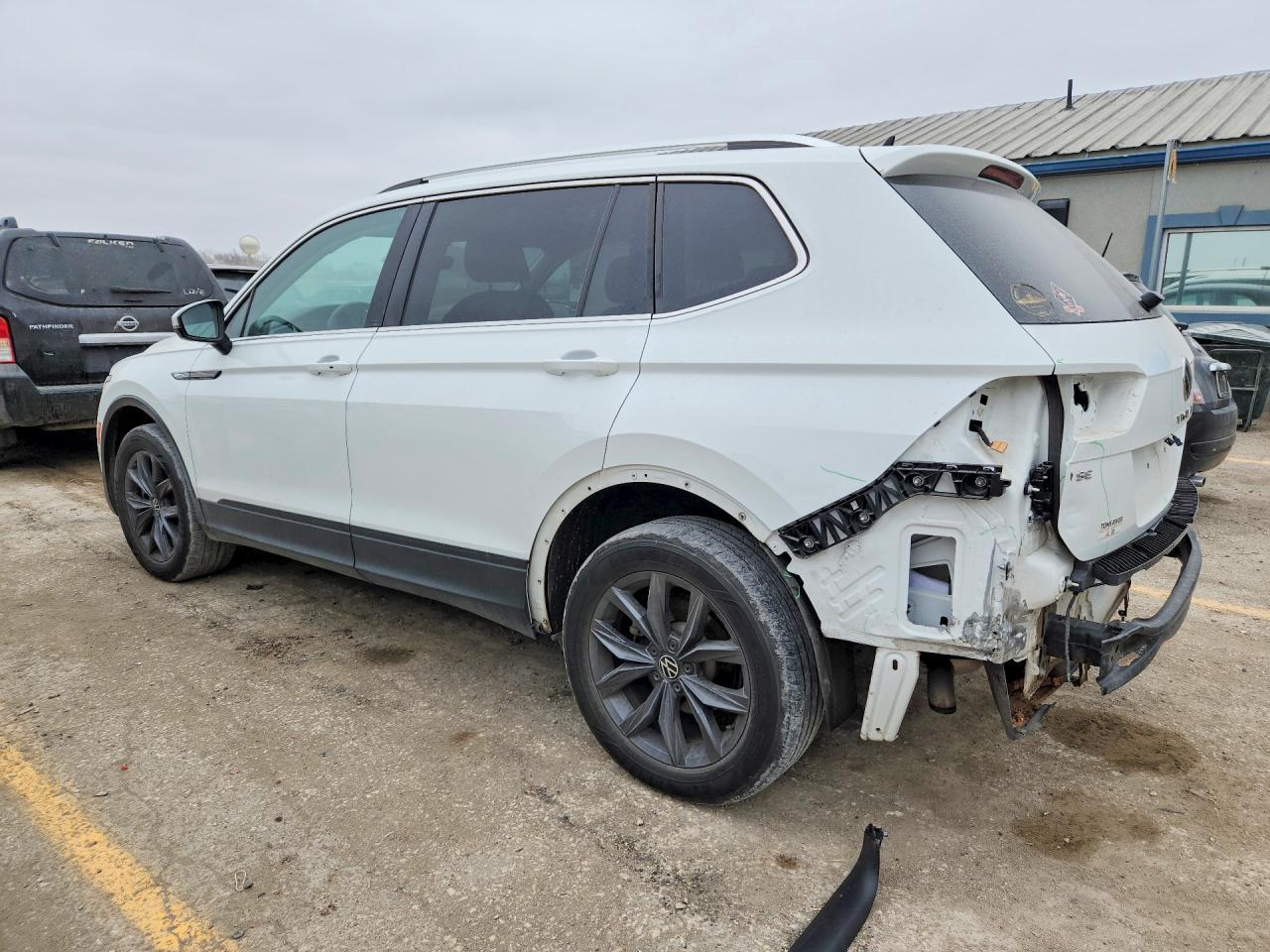 2022 Volkswagen Tiguan - Фото 2