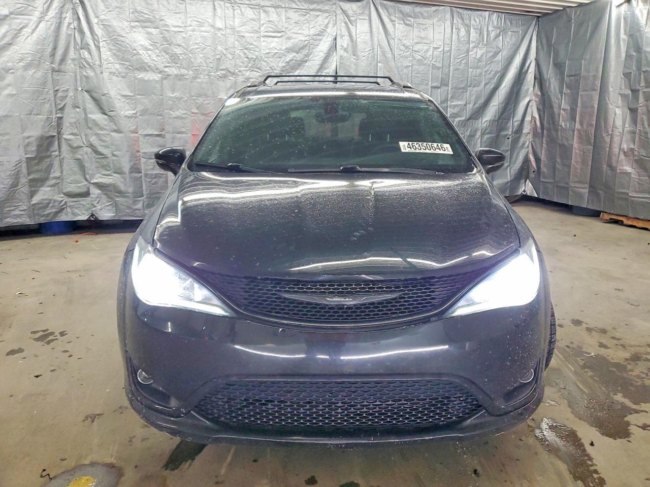 2018 Chrysler Pacifica Limited - Image 5