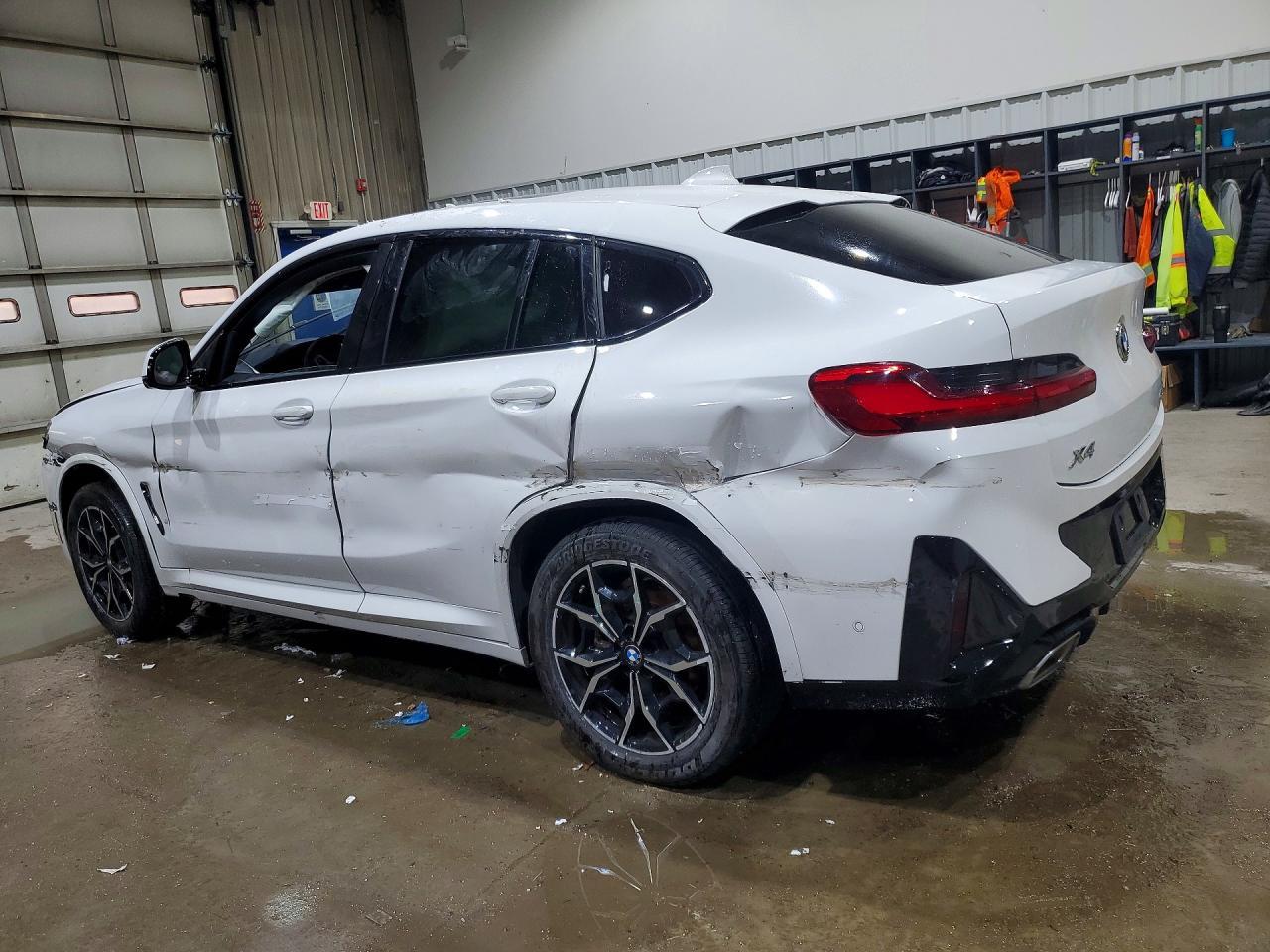 2024 BMW X4 xDrive30I - Фото 2