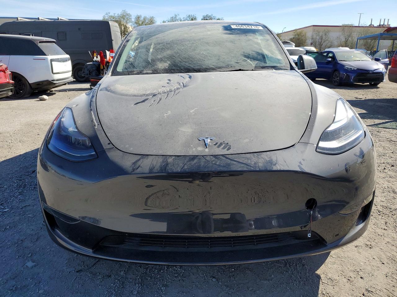 2025 Tesla Model Y - Фото 5