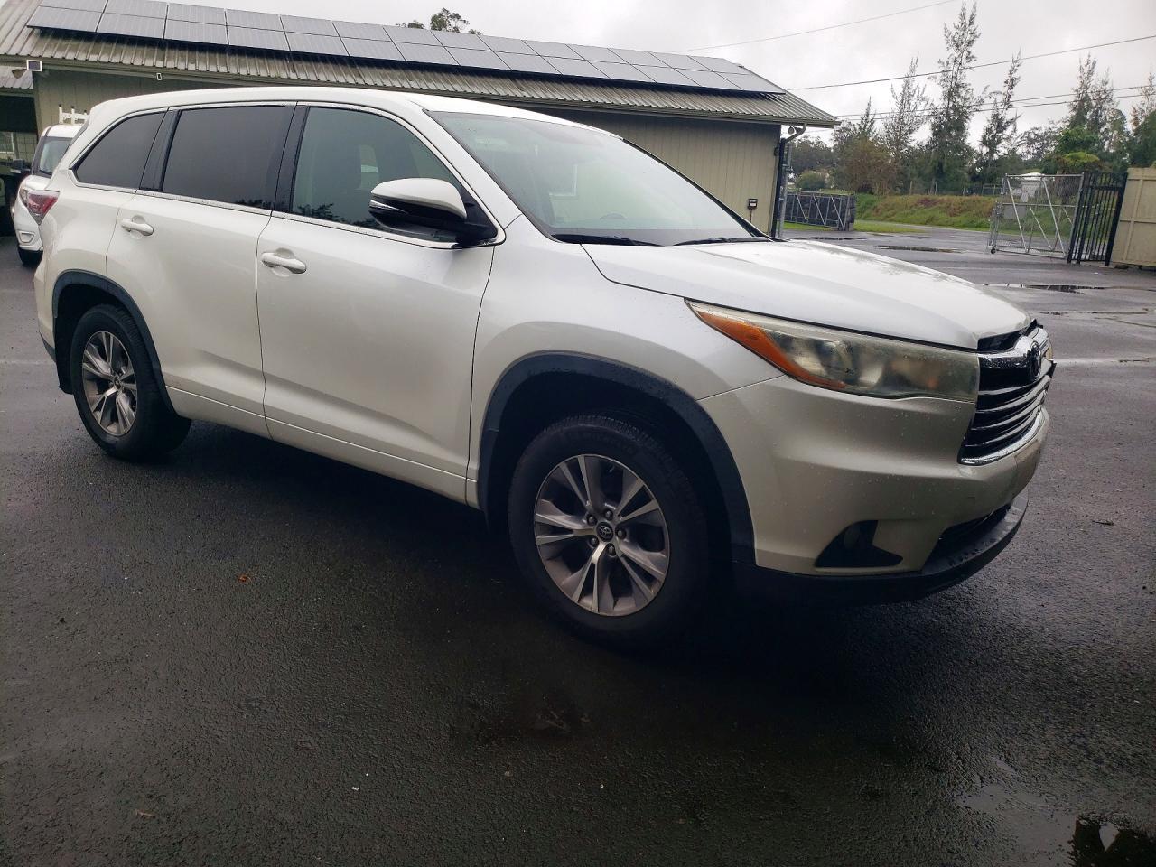 2016 Toyota Highlander Le Plus - Фото 4
