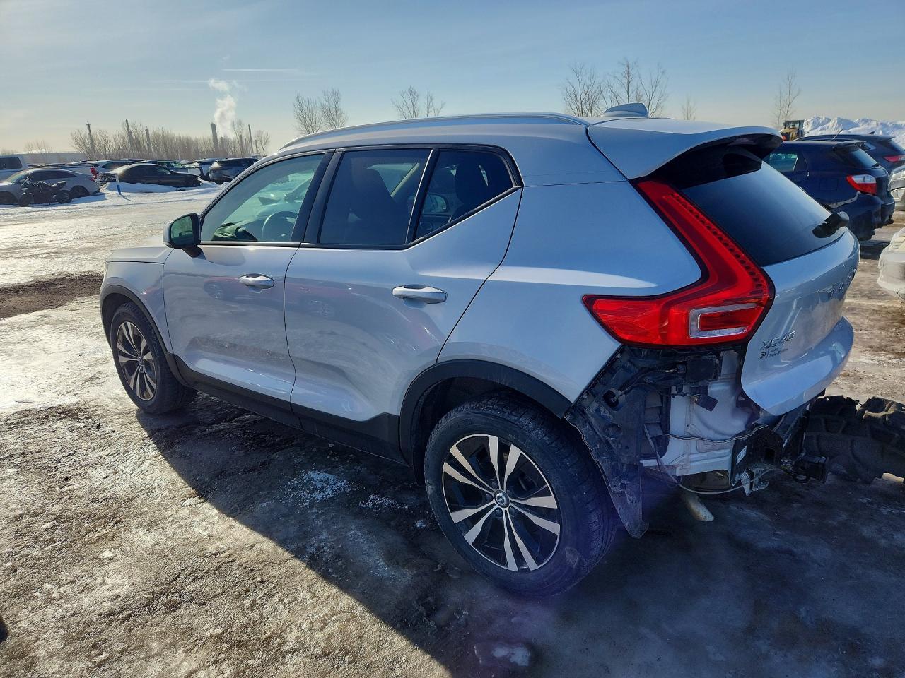 2021 Volvo Xc40 T5 Momentum - Фото 2