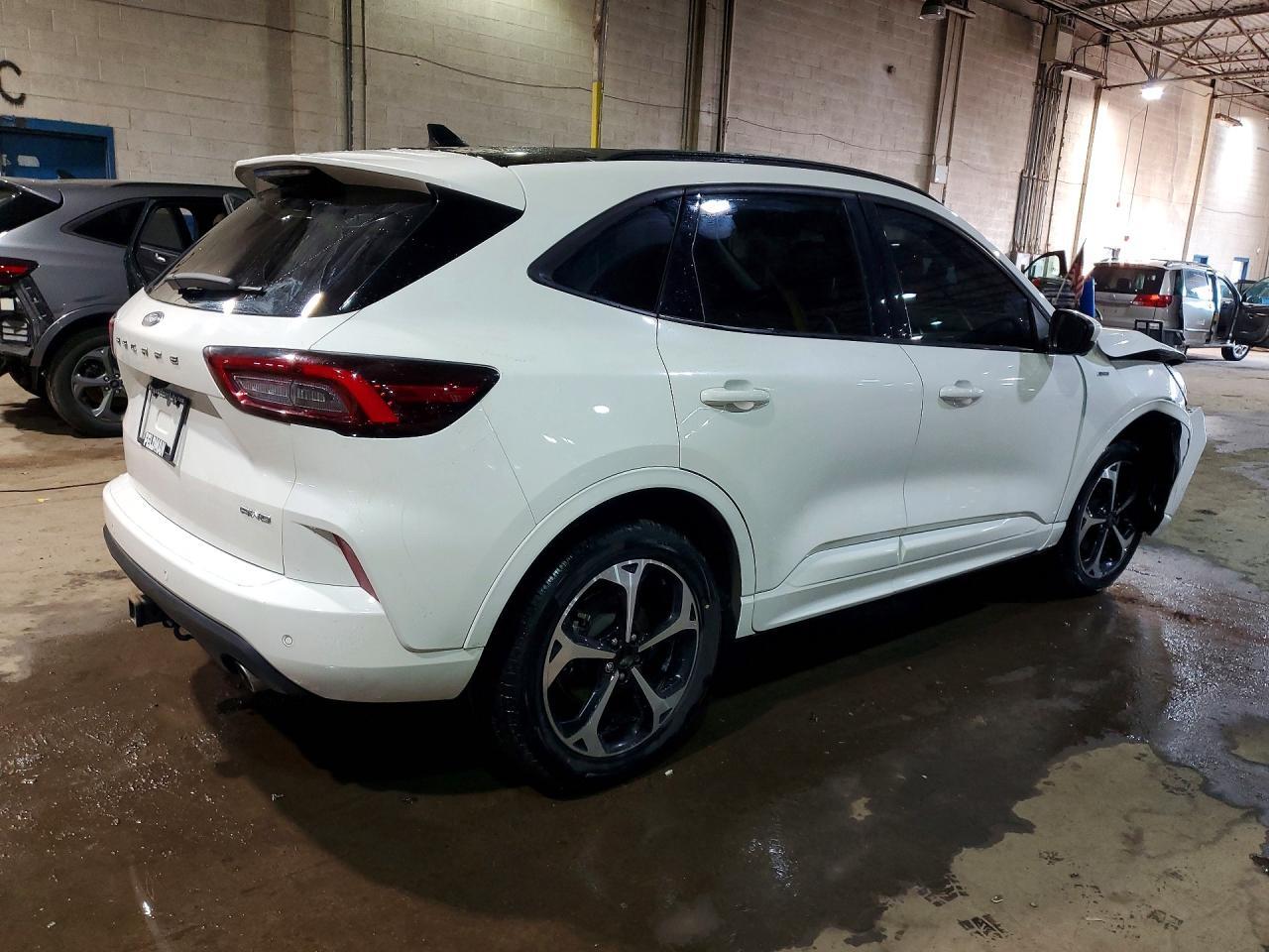2023 Ford Escape St Line Select - Фото 3