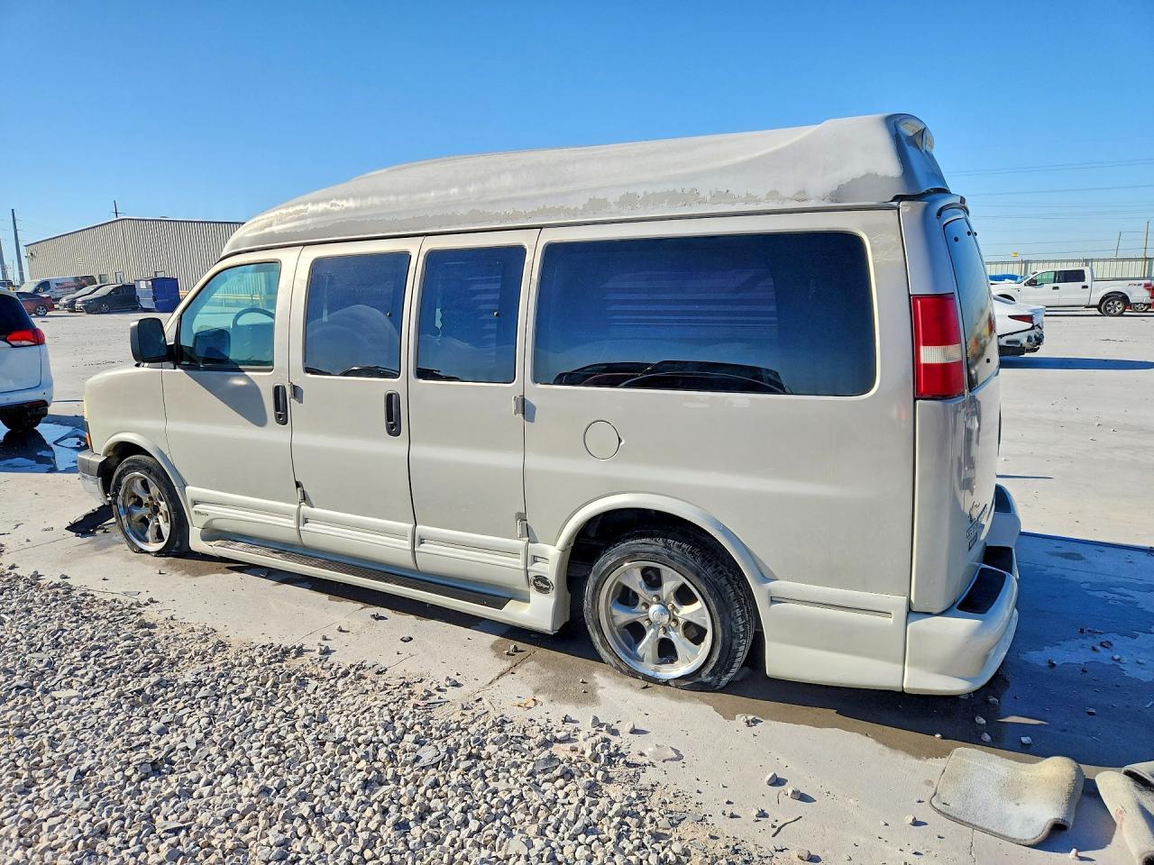 2005 GMC Savana Rv G1500 - Фото 2