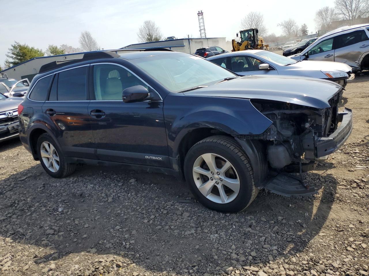 2013 Subaru Outback 2.5I Limited - Image 4