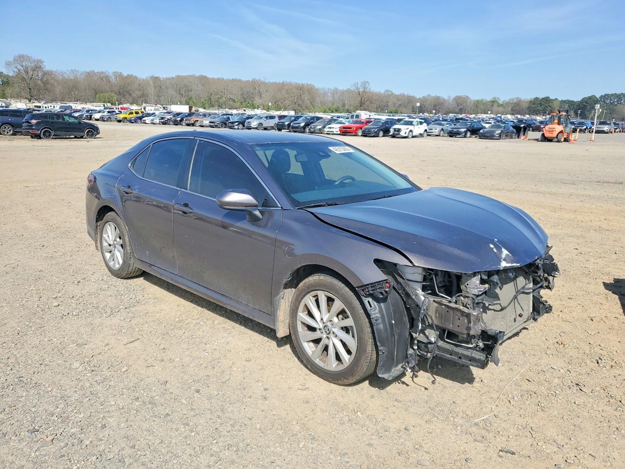2022 Toyota Camry Le - Фото 4