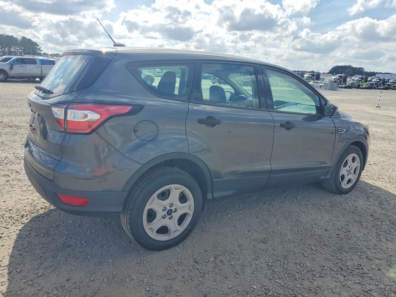 2018 Ford Escape S - Image 3