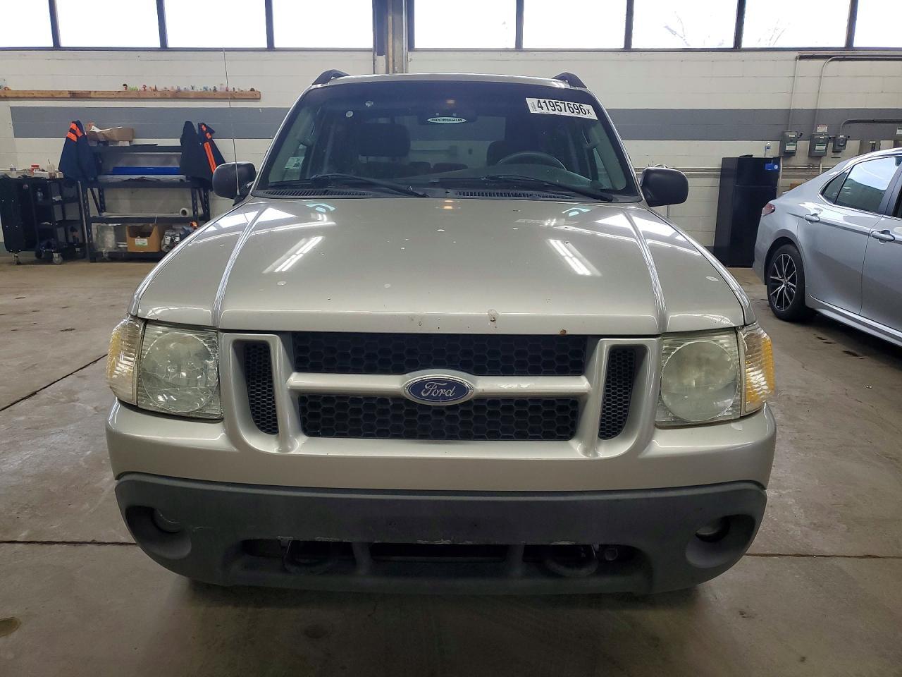 2005 Ford Explorer Sport Trac - Фото 5