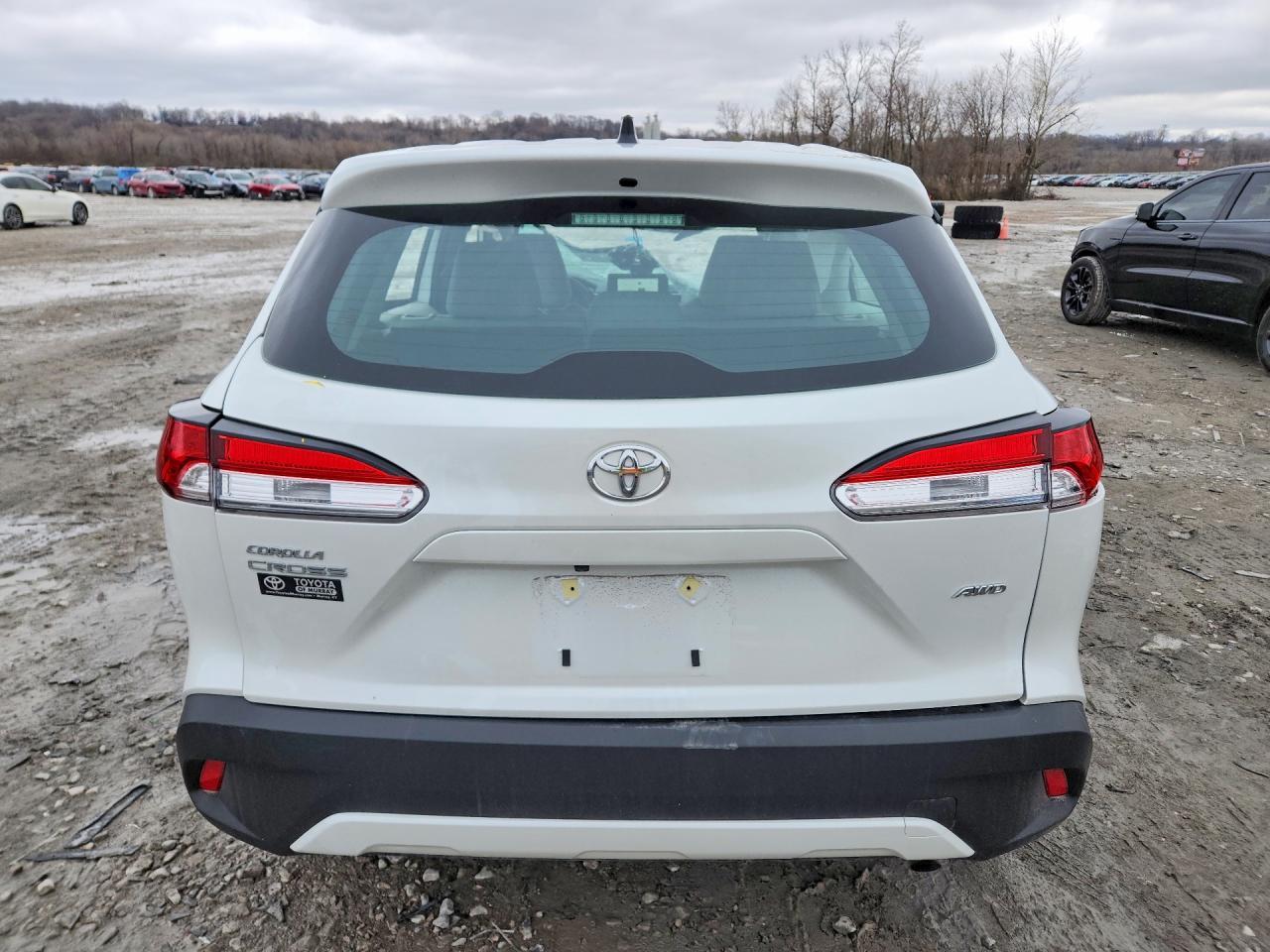 2025 Toyota Corolla Cross L - Image 6