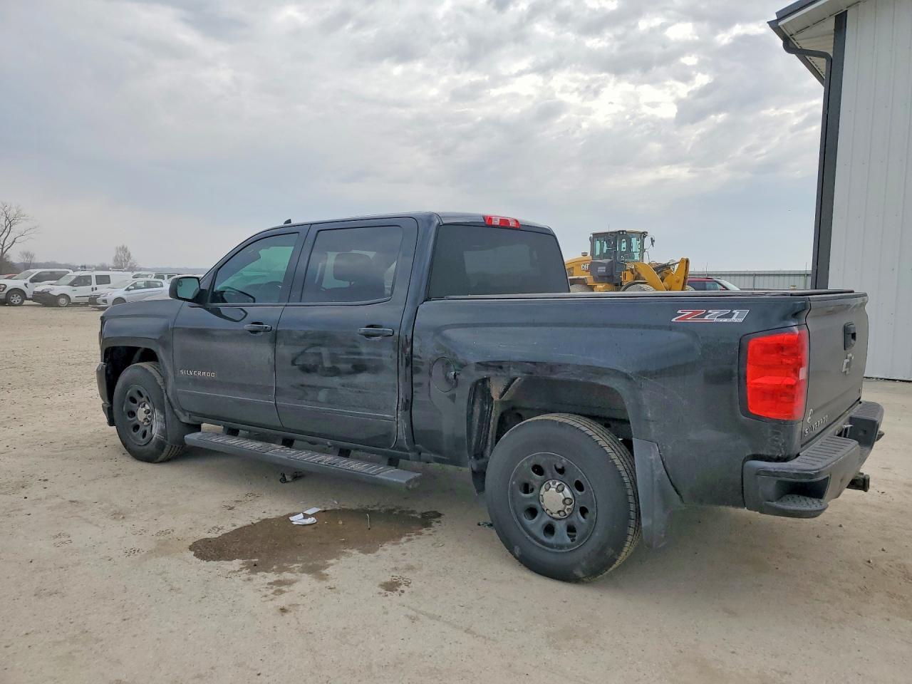 2017 Chevrolet Silverado K1500 Lt - Image 2