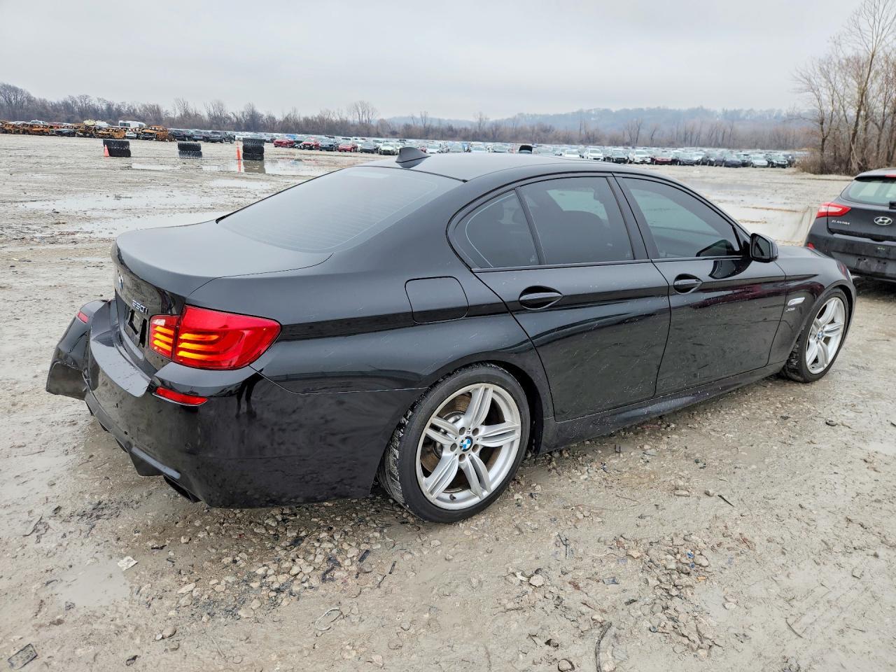 2011 BMW 550I xDrive - Фото 3