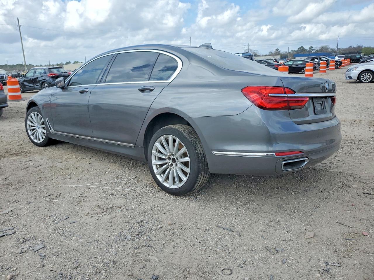 2017 BMW 740 I - Image 2
