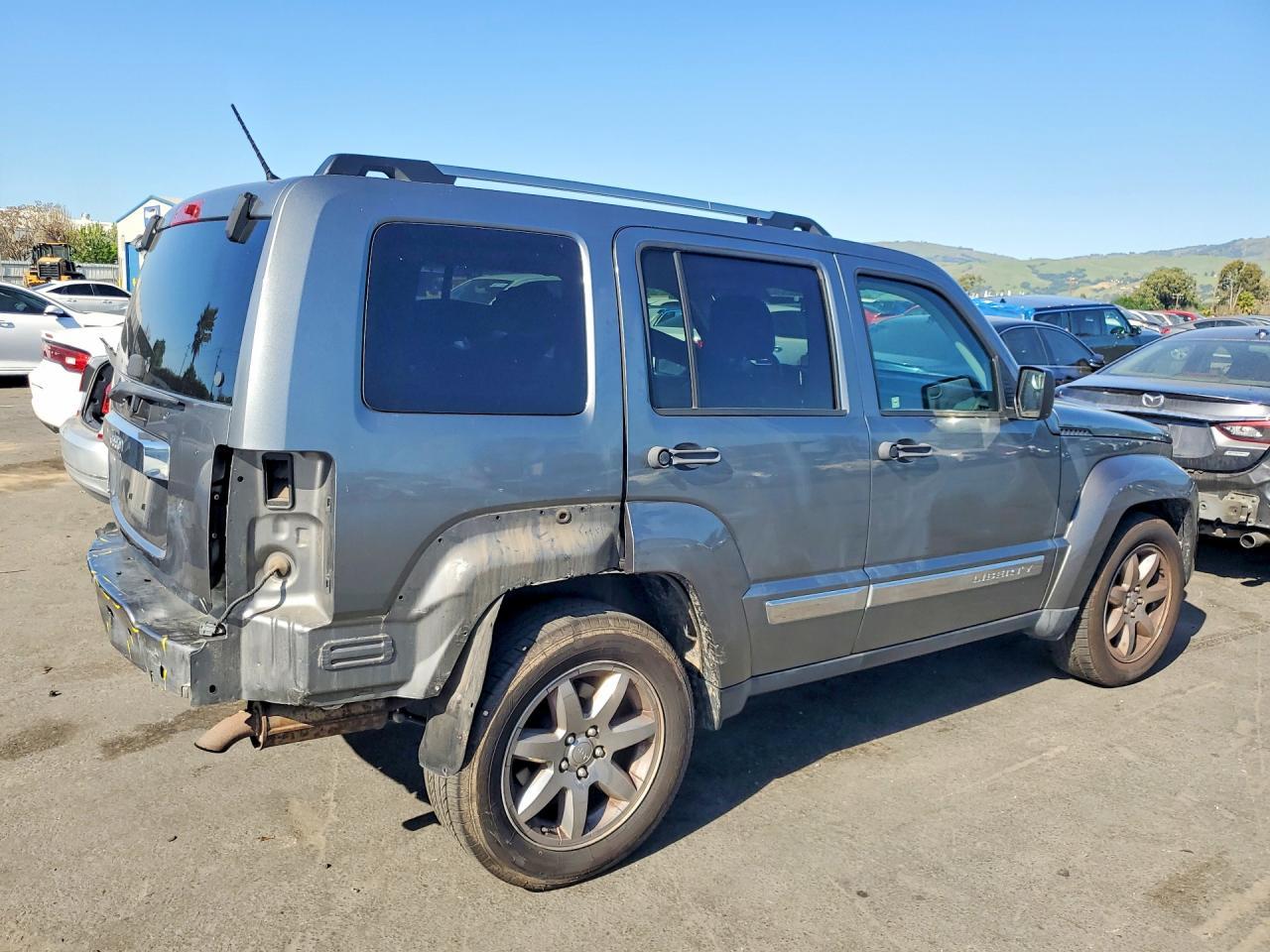2012 Jeep Liberty Limited - Image 3