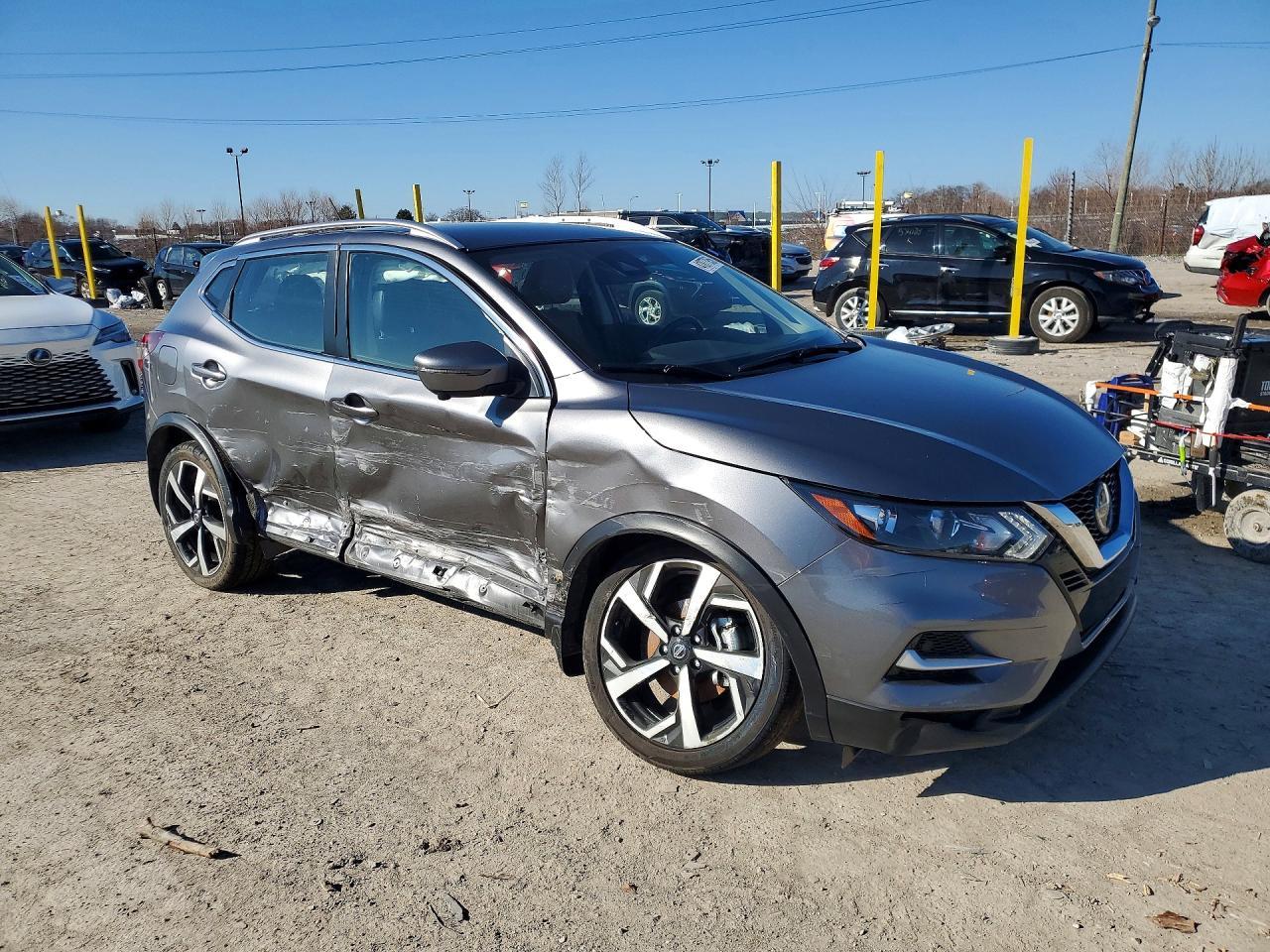 2022 Nissan Rogue Sport Sl - Image 4