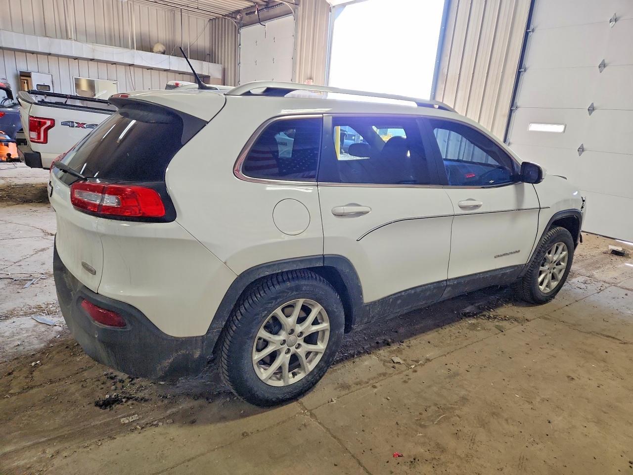 2015 Jeep Cherokee Latitude - Image 3
