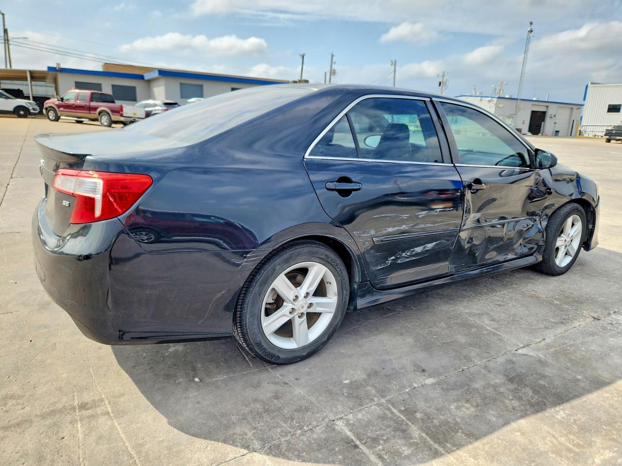 2013 Toyota Camry Se - Image 3