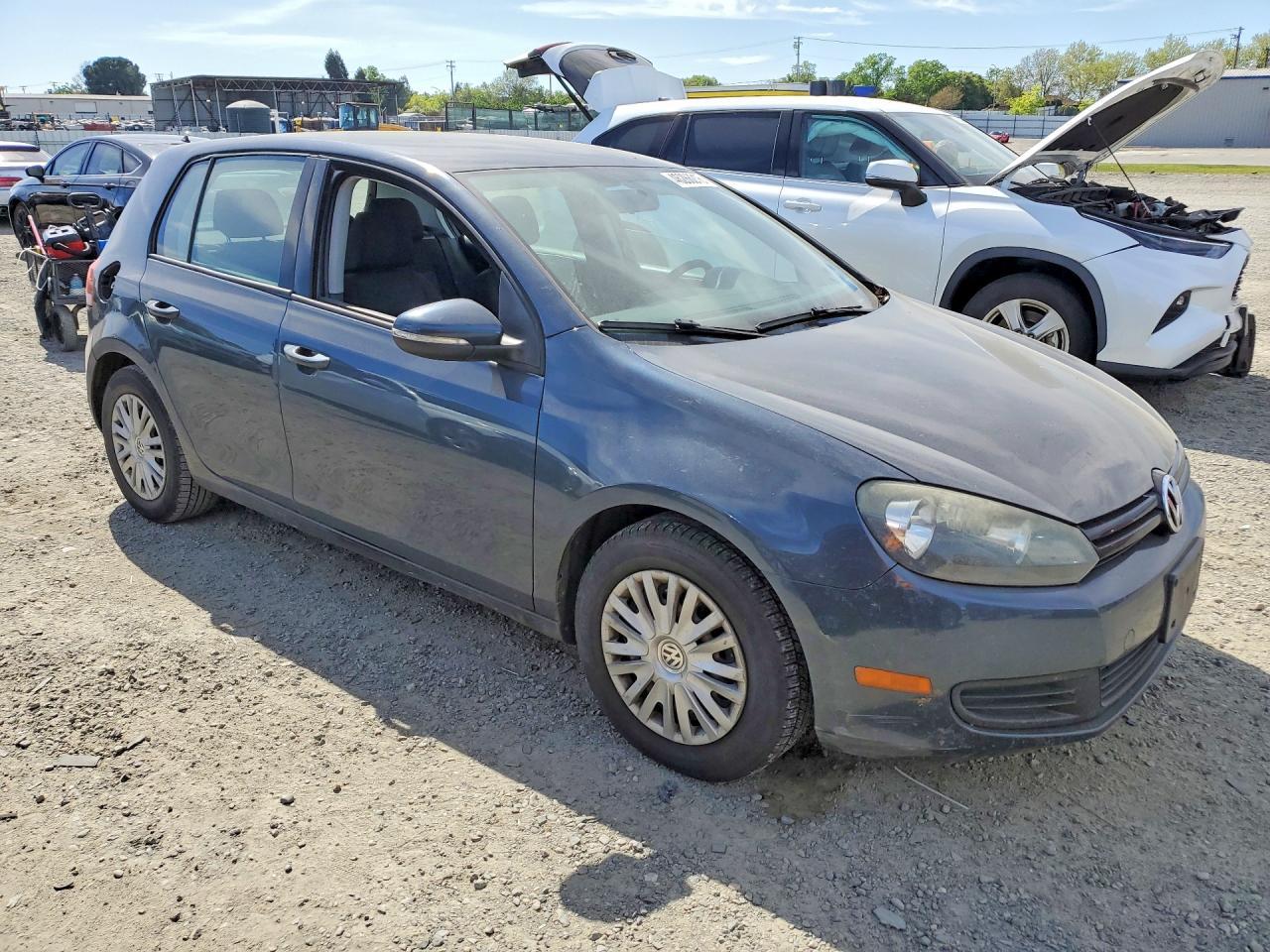 2013 Volkswagen Golf - Image 4