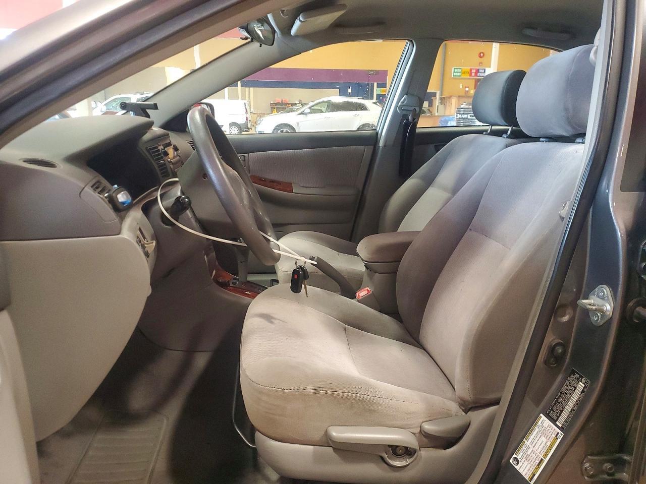 2005 Toyota Corolla Le - Image 7