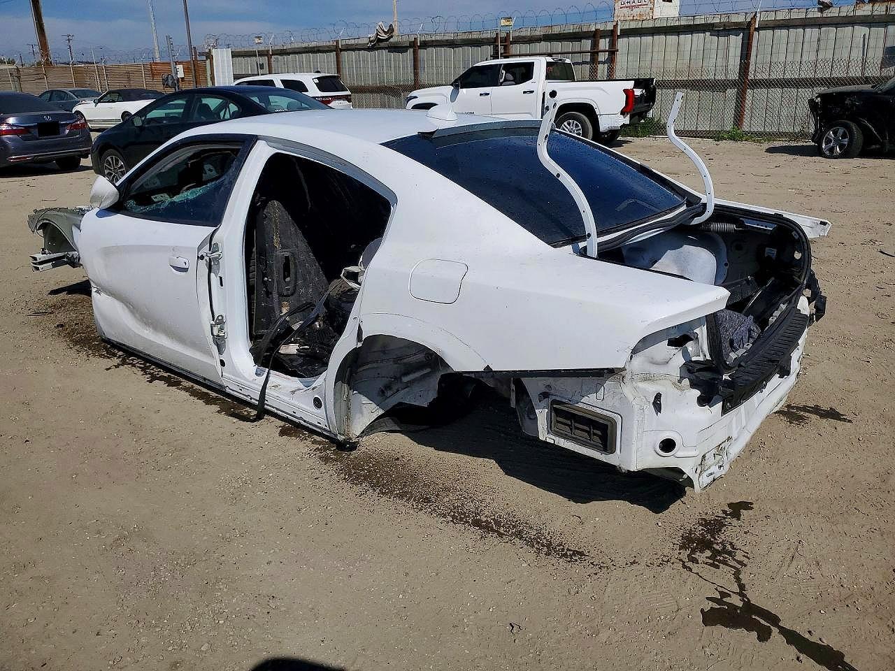 2019 Dodge Charger Scat Pack - Image 2