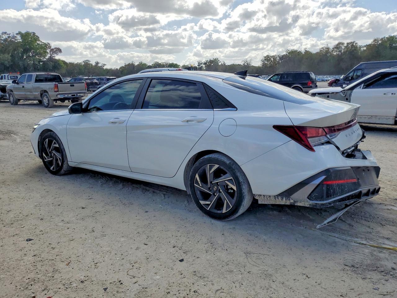 2024 Hyundai Elantra Limited - Image 2