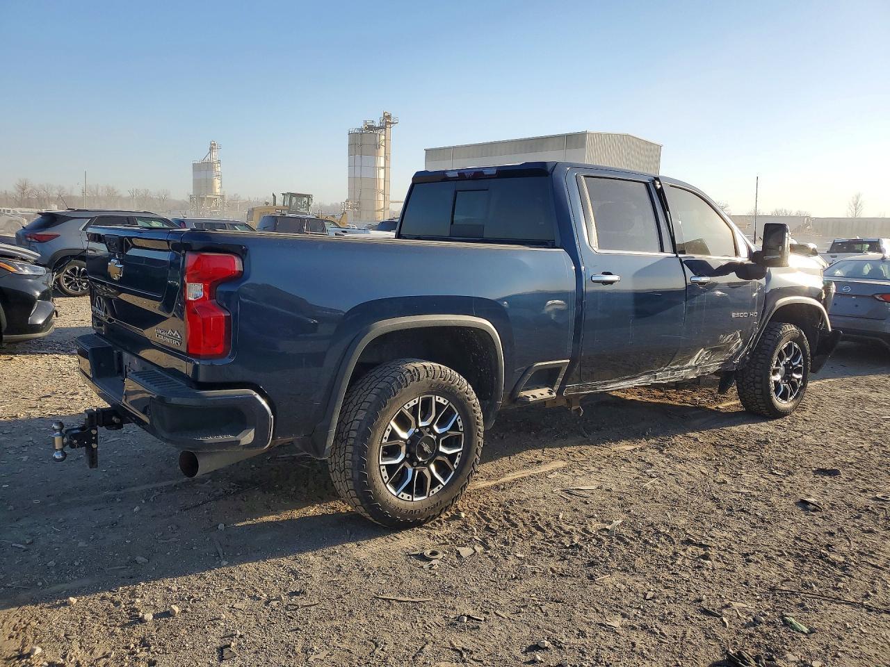 2022 Chevrolet Silverado K2500 High Country - Фото 3