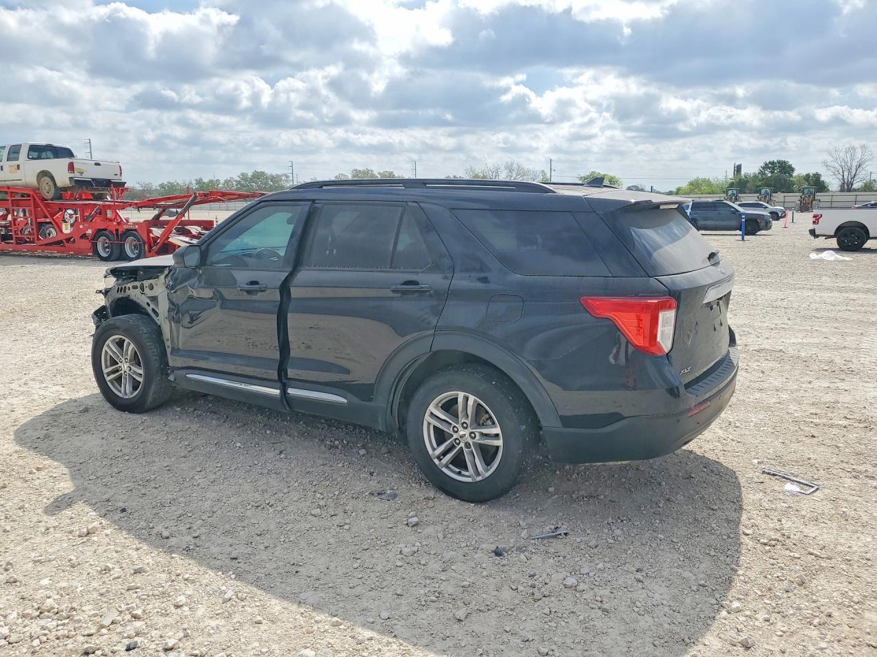 2023 Ford Explorer Xlt - Фото 2