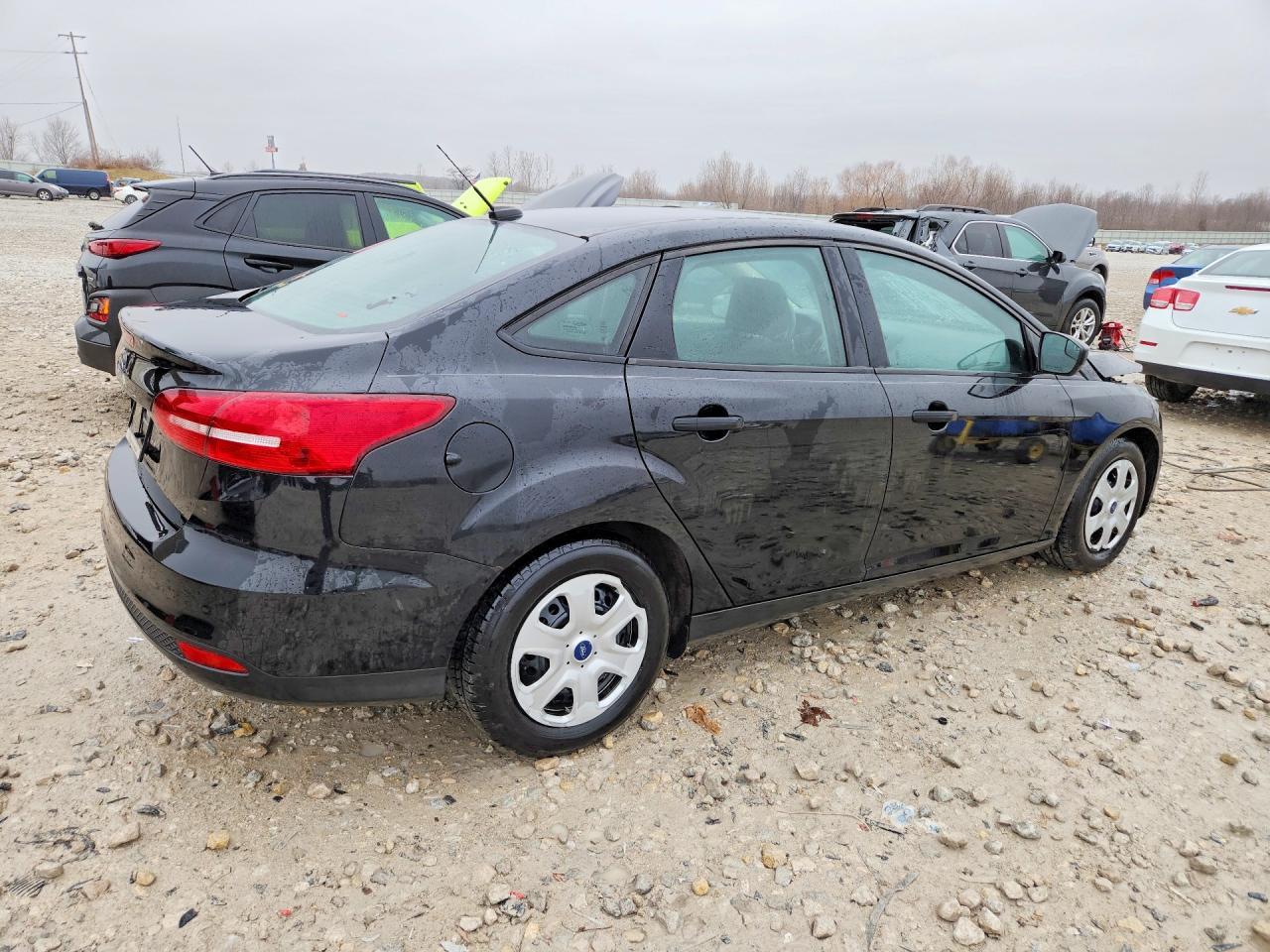 2017 Ford Focus S - Фото 3