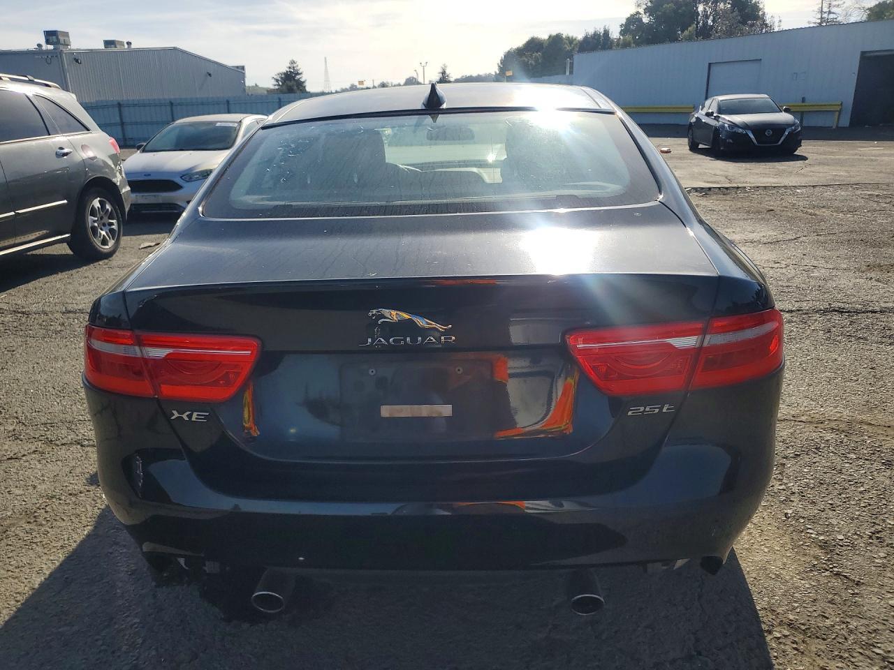 2017 Jaguar Xe - Image 6