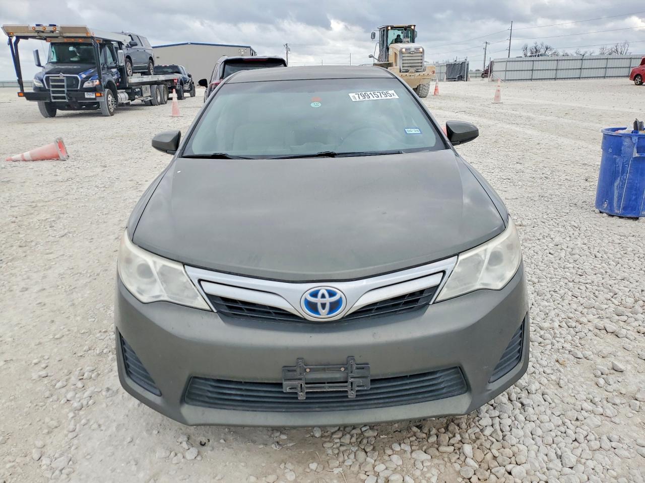2012 Toyota Camry Hybrid Le - Image 5