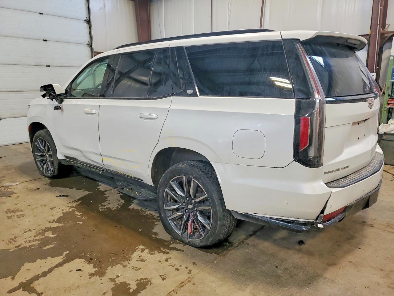 2021 Cadillac Escalade Sport - Фото 2
