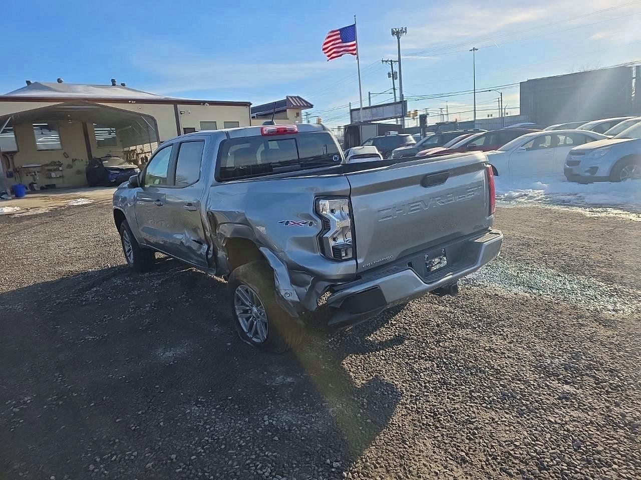 2024 Chevrolet Colorado Lt - Фото 2