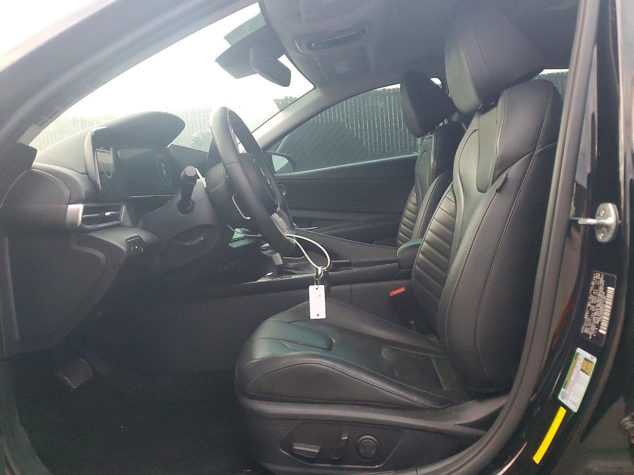 2023 Hyundai Elantra Limited - Image 7