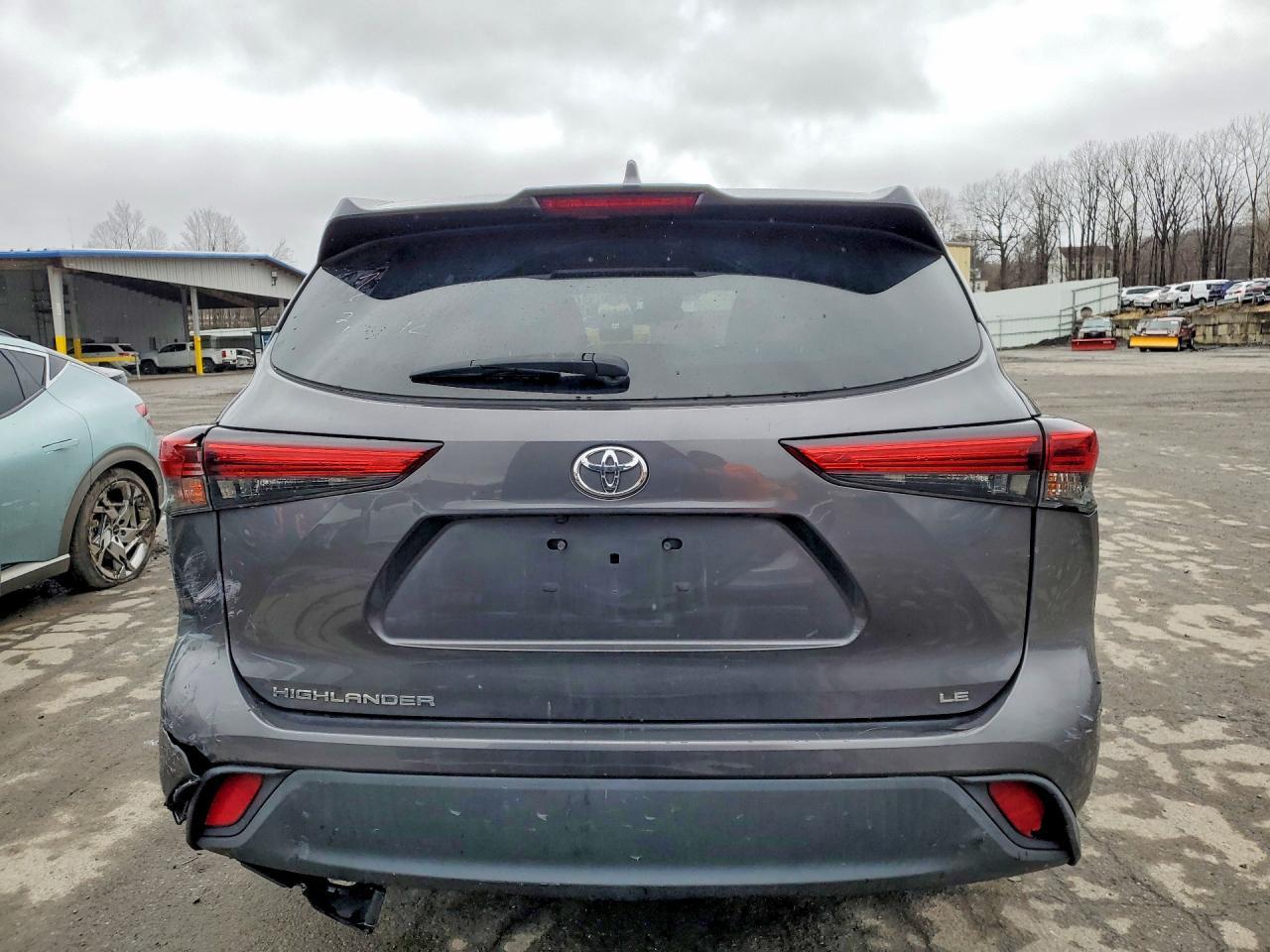 2021 Toyota Highlander Le - Image 6