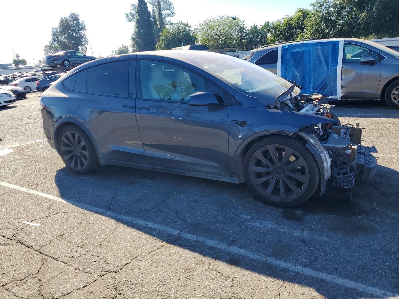 2022 Tesla Model X - Фото 4