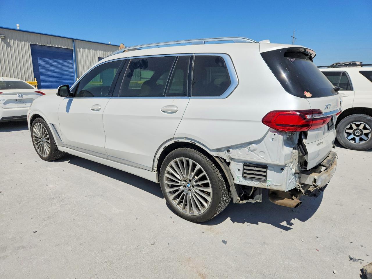 2020 BMW X7 xDrive40I - Фото 2