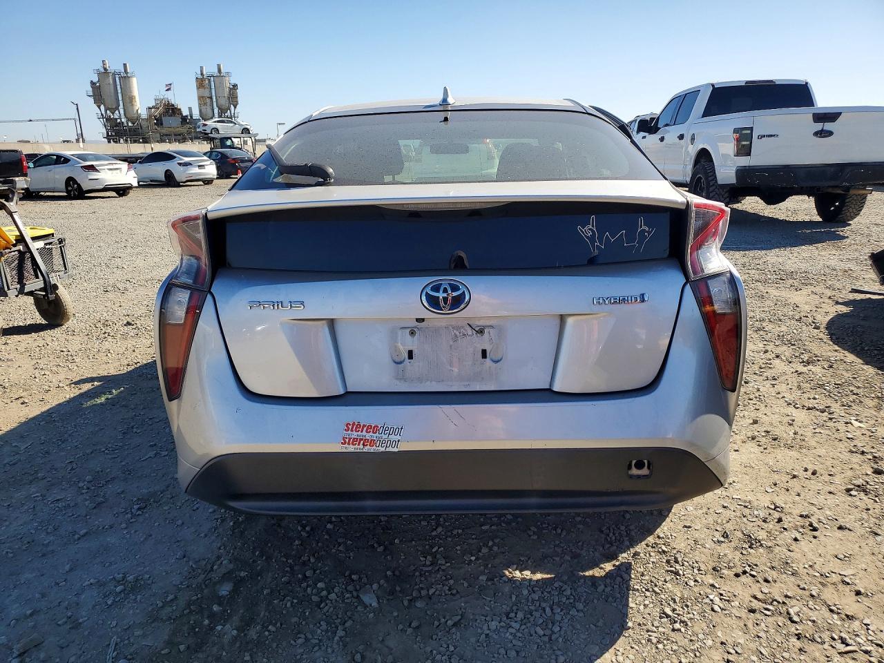 2016 Toyota Prius Two - Фото 6