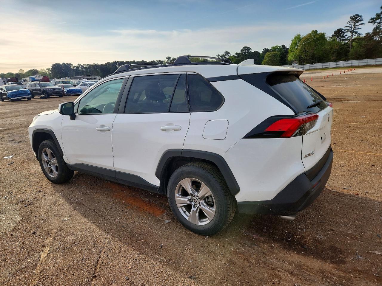 2023 Toyota Rav4 Xle - Фото 2
