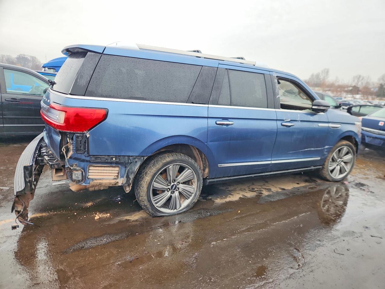 2018 Lincoln Navigator L Reserve - Image 3