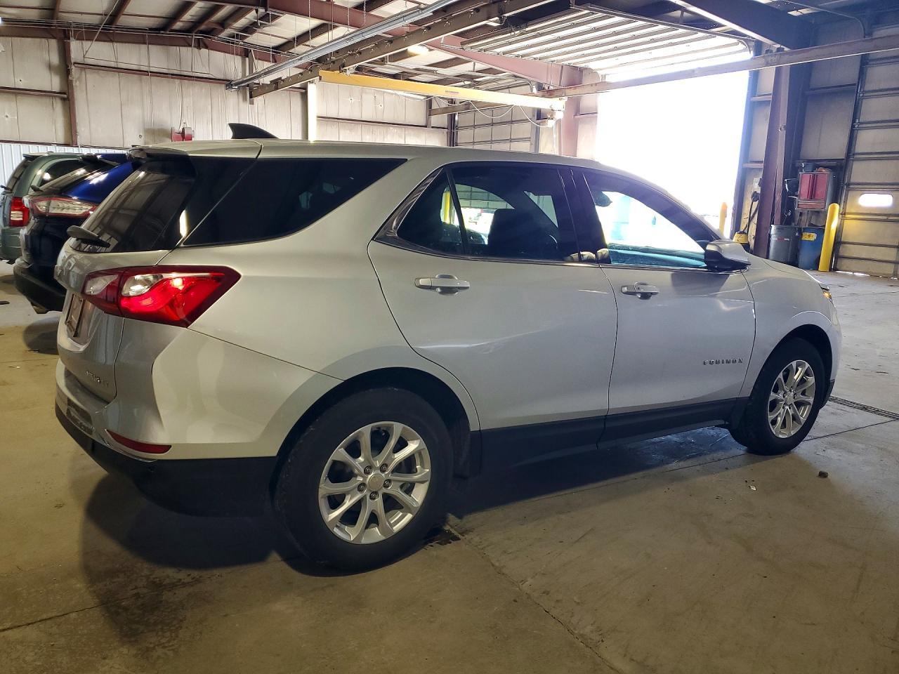 2020 Chevrolet Equinox Lt - Image 3