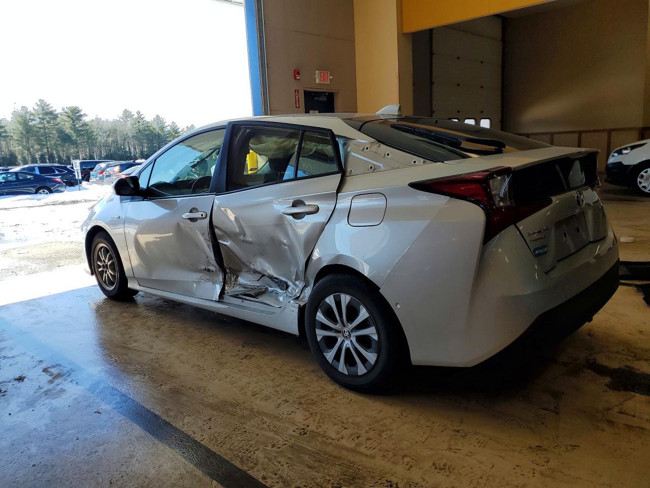 2022 Toyota Prius Le Awd-E - Фото 2