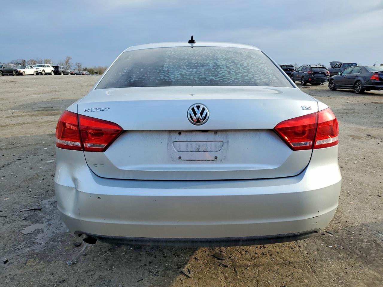 2015 Volkswagen Passat S - Фото 6