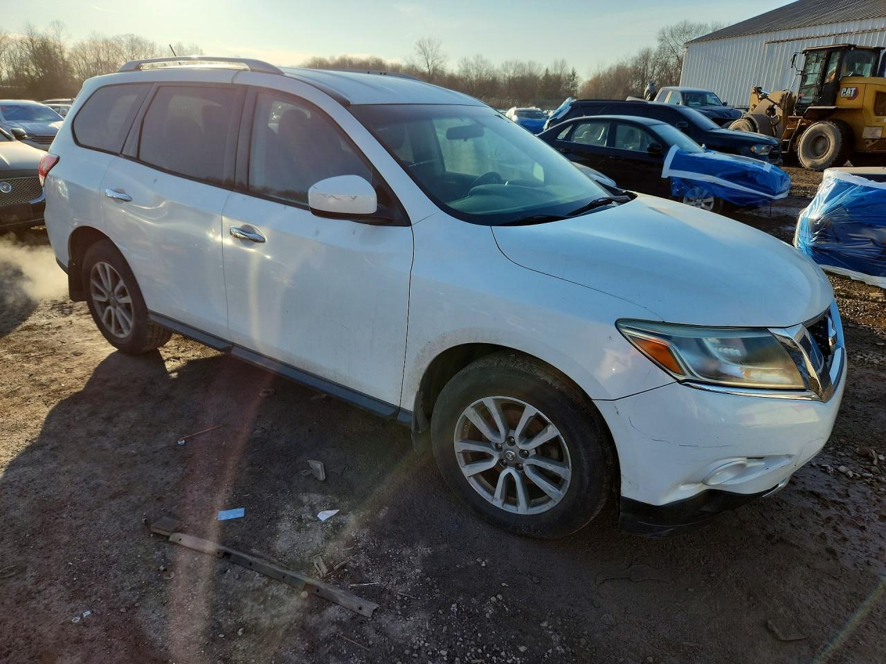 2014 Nissan Pathfinder S - Image 4