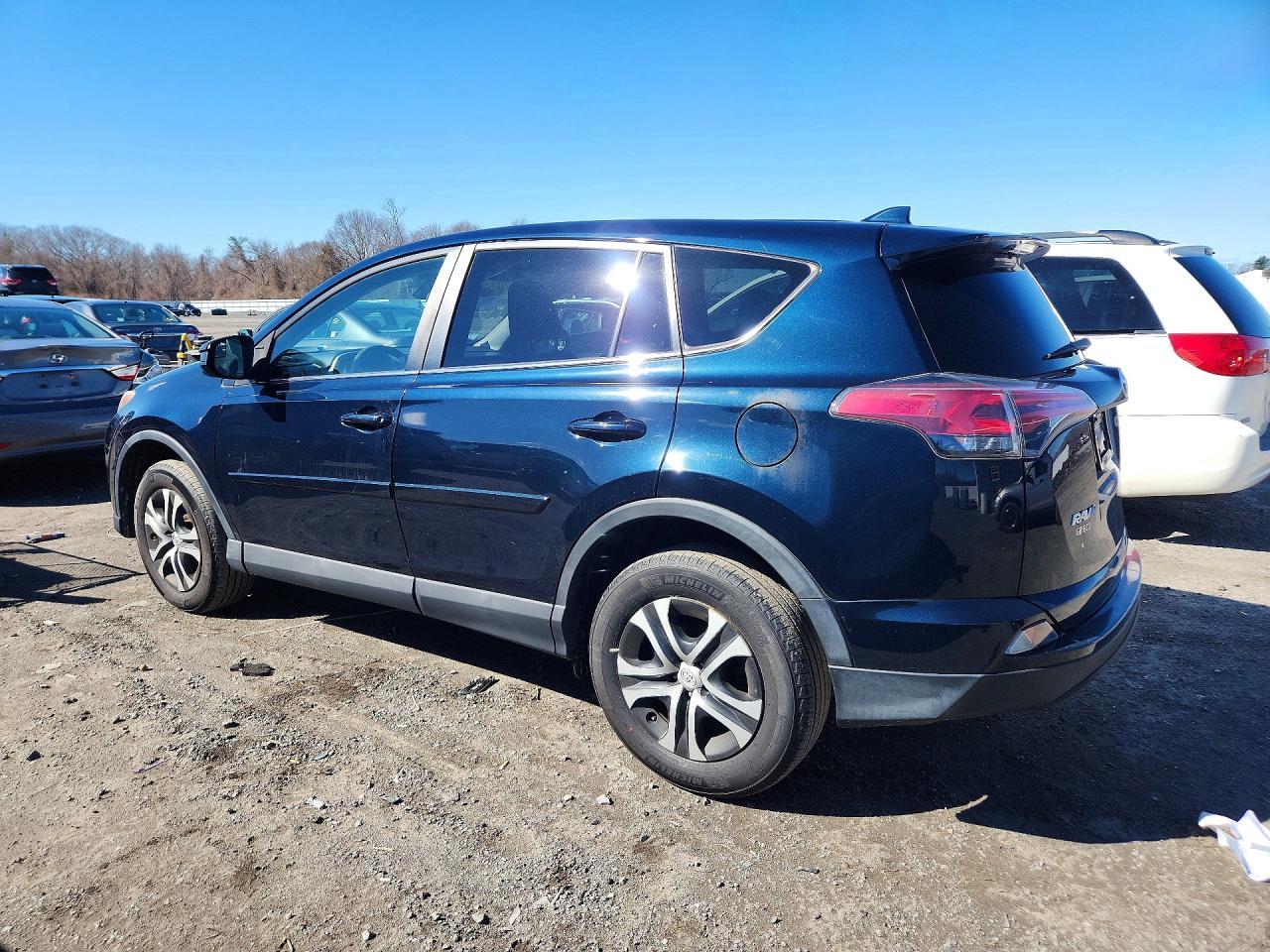 2018 Toyota Rav4 Le - Фото 2