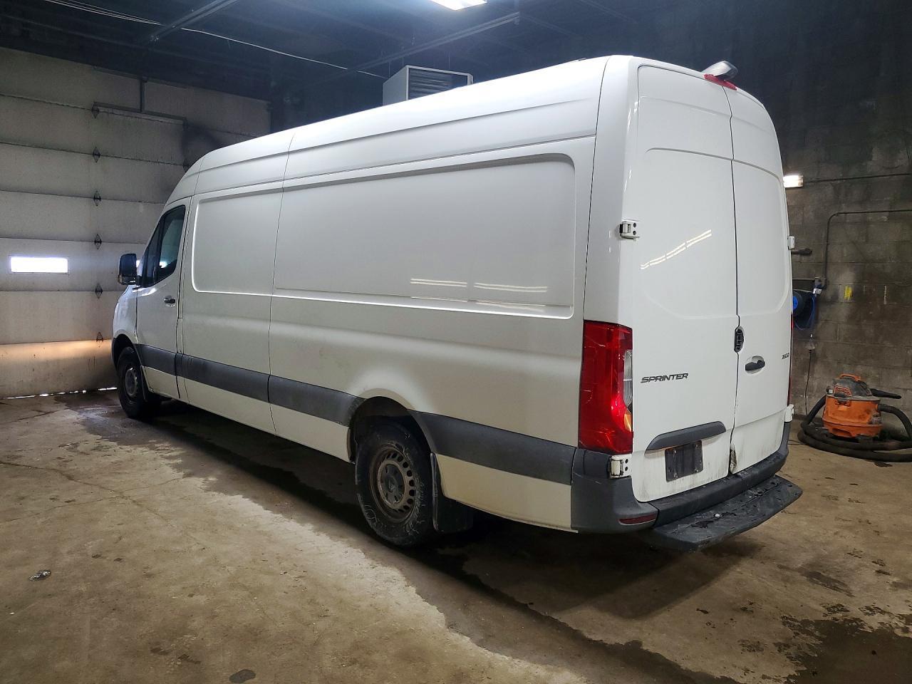 2019 Mercedes Benz Sprinter 2500 Delivery Van - Фото 2