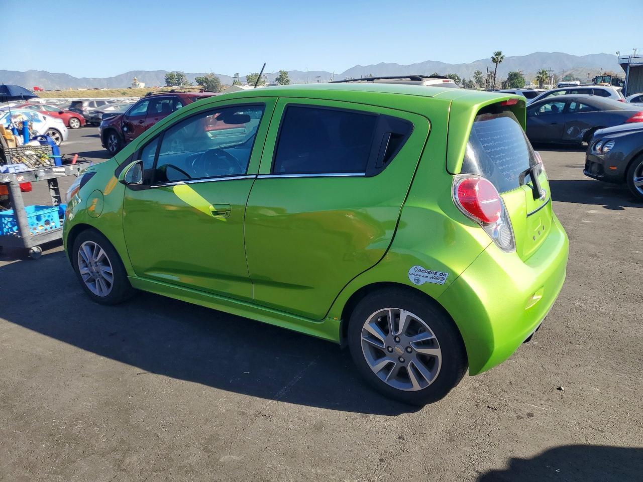 2015 Chevrolet Spark Ev 2Lt - Image 2