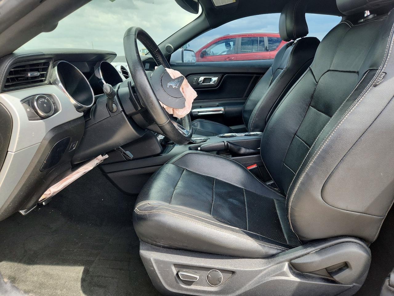 2016 Ford Mustang - Image 7