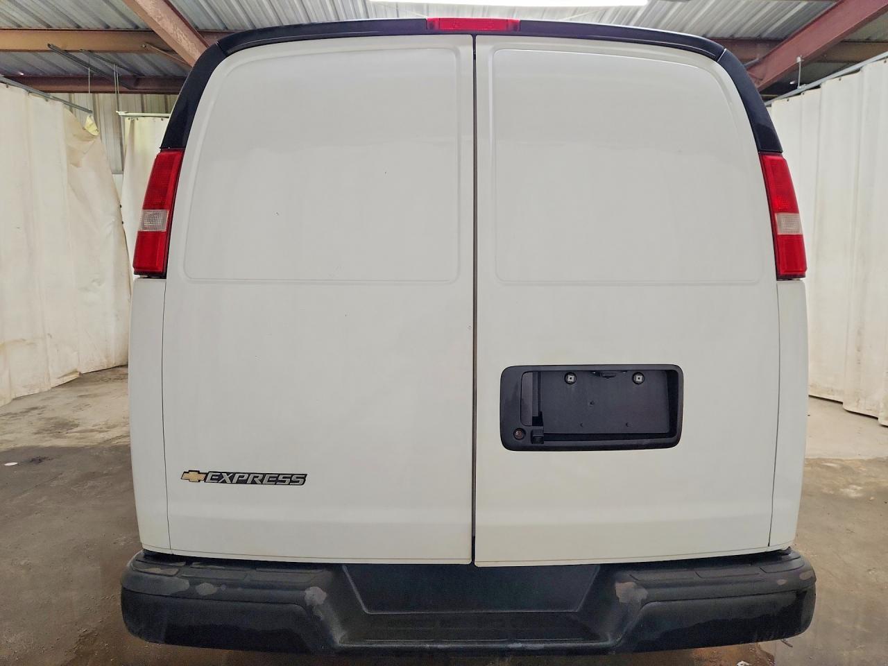 2025 Chevrolet Express G2500 - Image 6