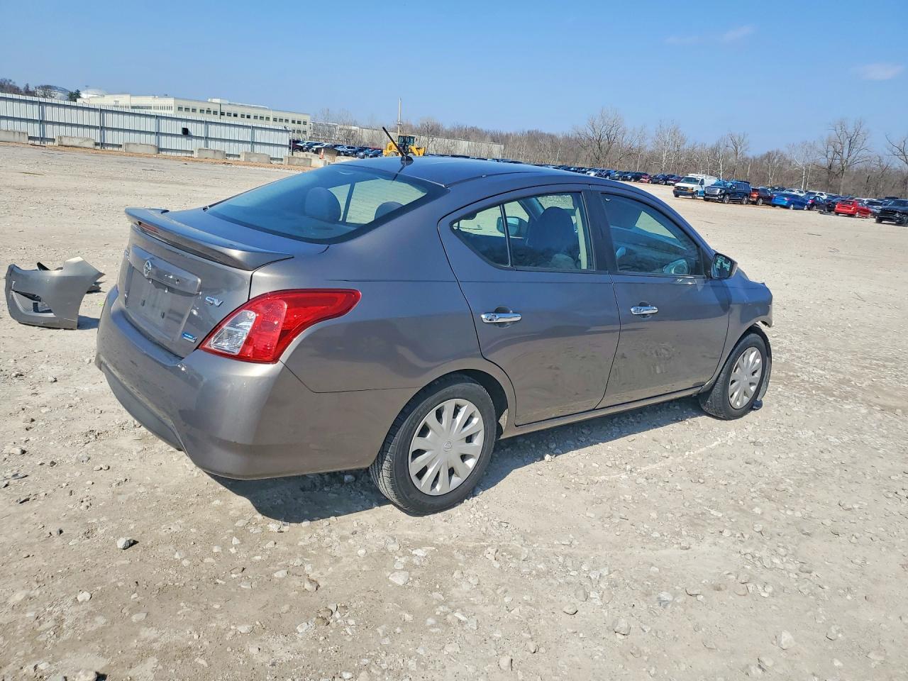 2016 Nissan Versa 1.6 Sv - Фото 3